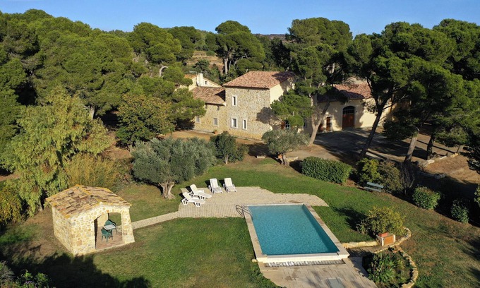 Bizanet House | 5 Bedroom Private vacation home in BIZANET