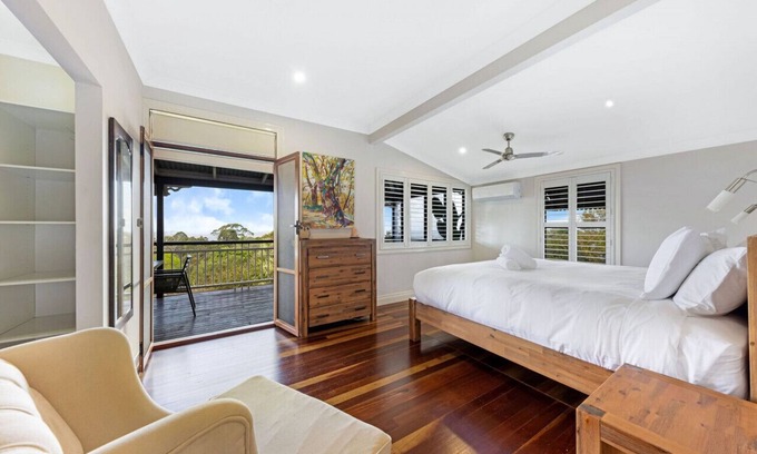 Mount Mellum House | 5 Bedroom QLDer with pool, fireplace and 50km of stunning views