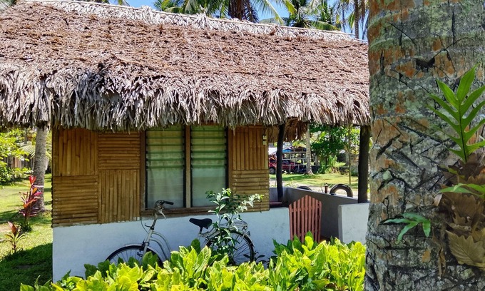Pilar Resort | 5-bedroom resort in fantastic Pilar with WiFi, AC, FAN rooms and huts