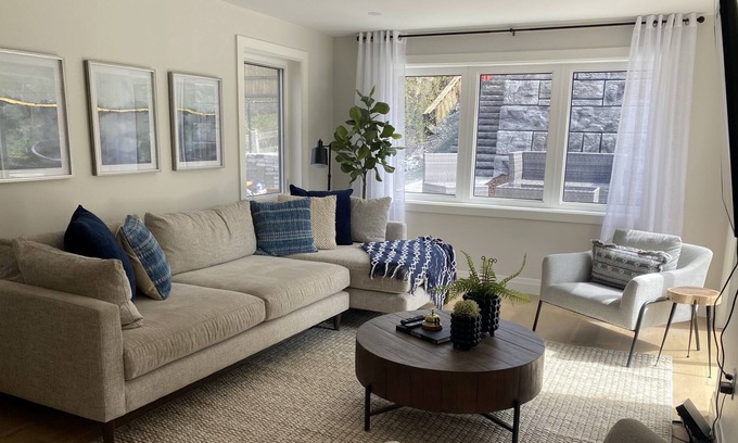 South End Apartment | 5 Bedroom South Halifax Close to Ocean & downtown! Steps to University’s !