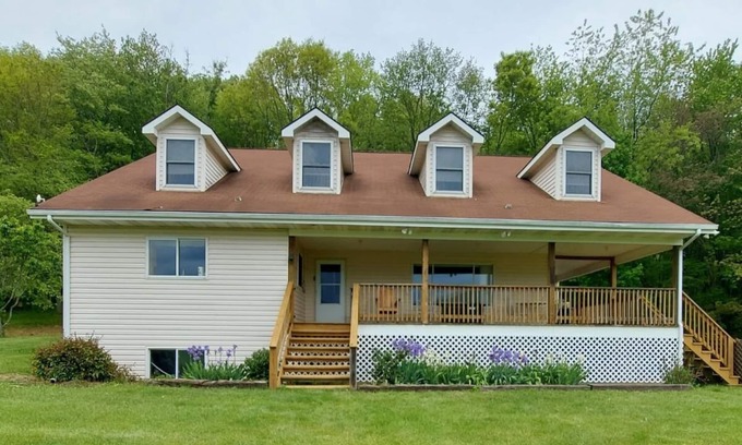 Gap Mills House | 5-bedroom vacation home near Jefferson National Forest