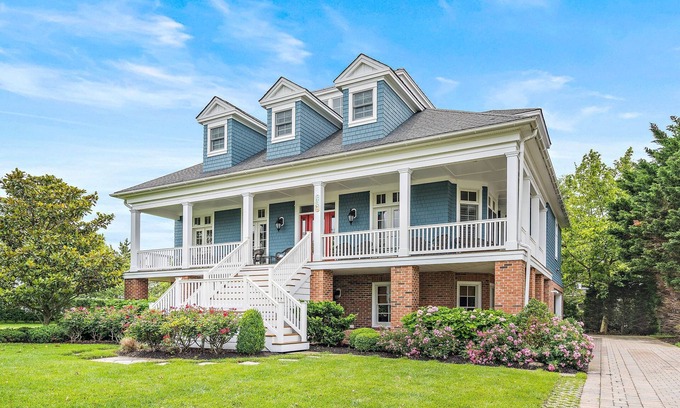 Admiral Estates House | 5-bedroom vacation home just a short walk to Cape May Beach