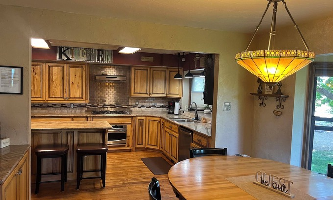 Mead House | 5-bedroom vacation home Mead,Co./Easily access I-25 DenverBoulderFtCollinsEstes