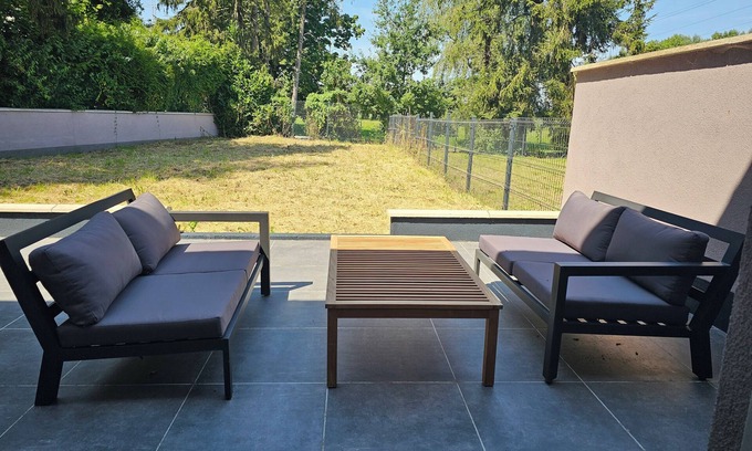 Courcelles Villa | 5 Bedroom Villa for 10 in Gouy-lez-Piéton