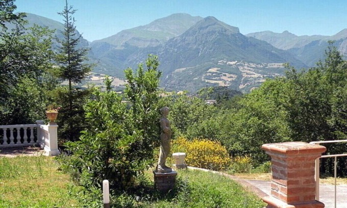 Montefortino Villa | 5 Bedroom Villa in Montefortino