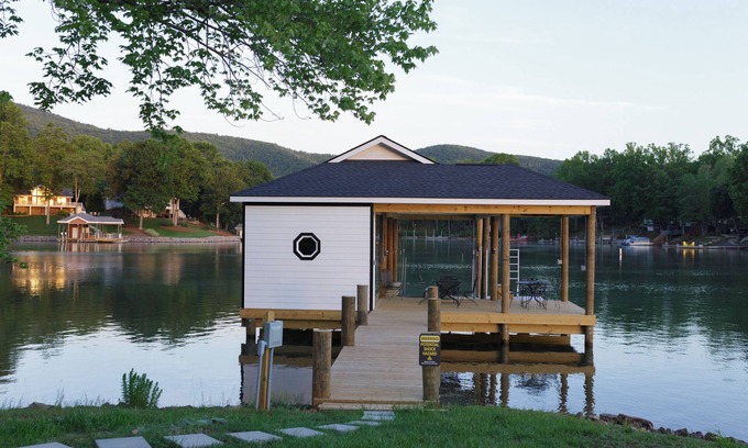 Penhook House | 5 Bedroom w/Hot tub and private dock!