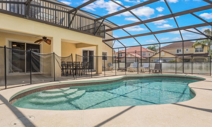 Lake Wilson Preserve Villa | 5 Bedrooms Vacation Home near Disney