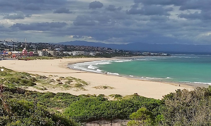 Jeffreys Bay Apartment | 5 BEEDS PENTHOUSE +2 BIG TERRACES-THE BEST VIEW IN TOWN