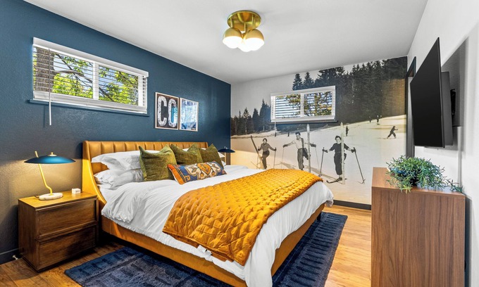 Castlewood House | 5 BR Luxury Home, Walk to Fiddler's Green, Hot Tub, Mini-Golf, FirePit, Theater Room