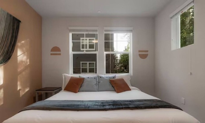 Chico Apartment | 5 BR Modern Desert W/ Oasis Pool+Double Story Gym