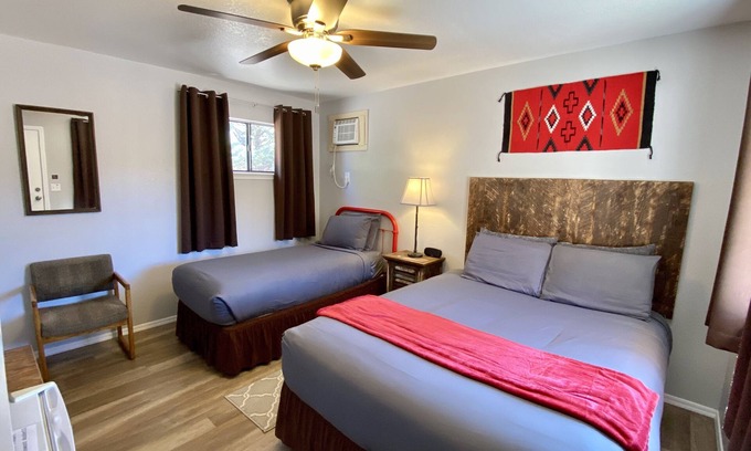 Glenwood House | #5 Casita Victorio at the Catwalk, 1 BdRm Casita Kitchentte