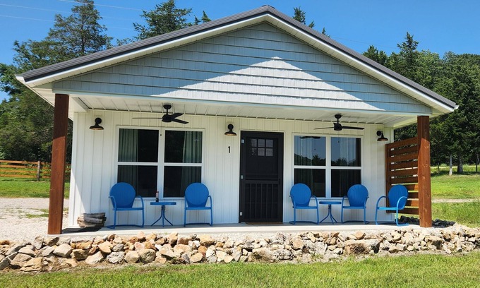 Ste Genevieve House | 5 Charles Farms Cabin #1
