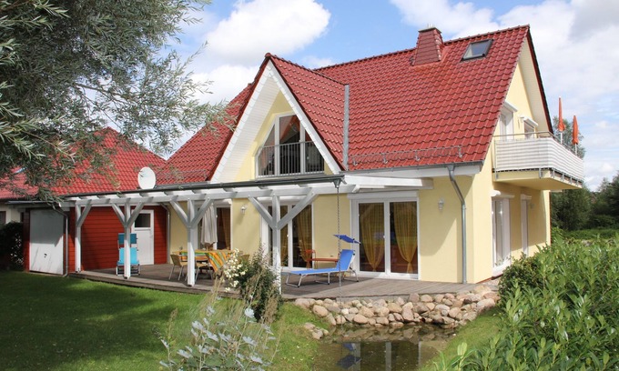 Luessow Apartment | 5 * holiday apartment Stralsund outskirts 1B EC