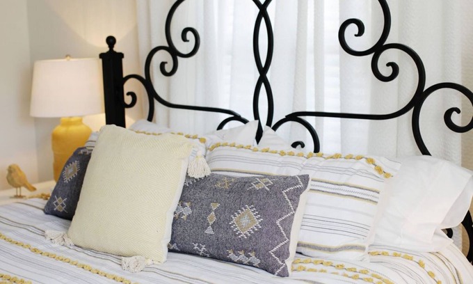 Knoxville House | 5 KING BEDS/2 PULLOUT COUCHES/2800 SQ FT - close to everything