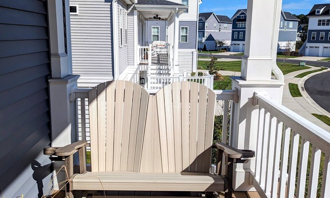 Frankford House | 5 Larchmont Court - Tidal Walk