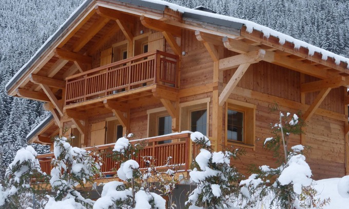 Les Contamines-Montjoie Ski Chalet | 5* luxury chalet with magnificent views including eternal snow