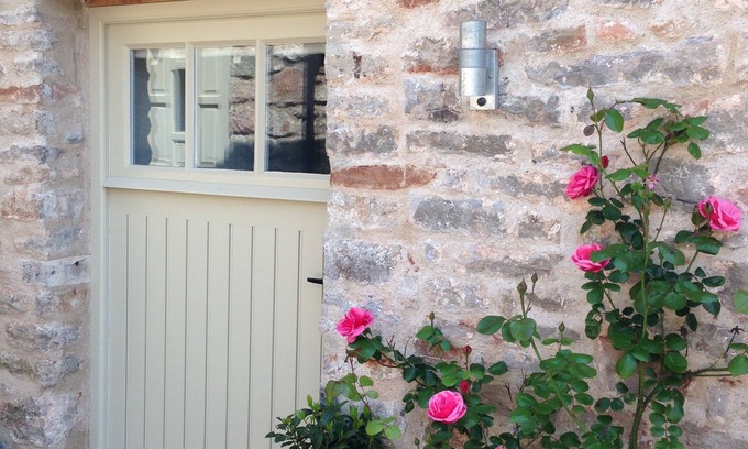 Dinder Cottage | 5*Luxury Coach House, nr Wells. Peaceful idyllic village. Walk to fab nearby pub
