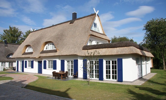 Gross Schwansee Villa | 5 * luxury indoor pool villa, 28 °, 60 sqm roof terrace, 390 sqm living space
