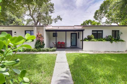 South Miami House | 5 Mi to Beach Group Getaway with Yard in Miami