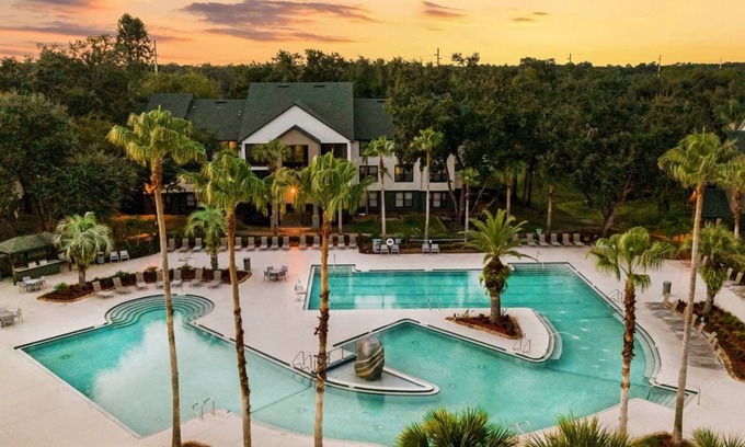 Bearss Plaza Apartment | 5 MI to Busch Gardens + 2 MI to USF + Pool + Gym