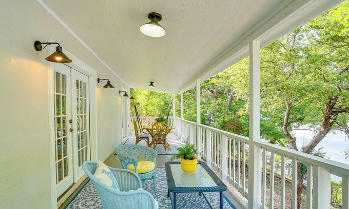 Dennis House | 5 Mi to Historic Granbury Square: Lakefront Escape