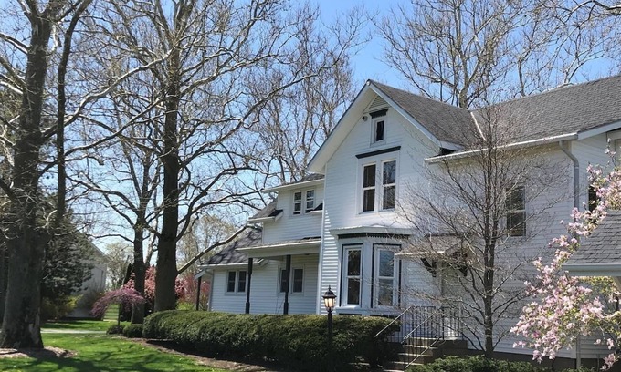 Sandusky Other | 5 miles from Lake Erie! Three bedroom, 2 bath, 2nd Floor Farmhouse