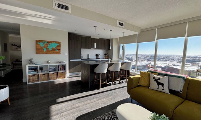 Victoria Park Condo | 5 Min Walk to Saddledome - Amazing Views, Luxury 2 Bedroom