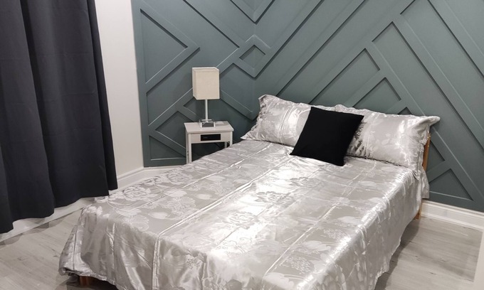 Oakville House | 5 min walk to Sheridan cozy basementnBrand new basementnSeparate entrance