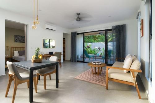 Playa Langosta Apartment | 5 min walk to the beach - Bo Jungle Tamarindo 1