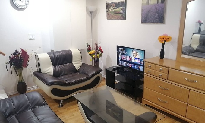 Brampton Apartment | 5 Mins to Downtown Brampton! Studio Apartment in Brampton