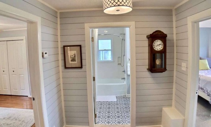 Berryville House | 5 mins to Kings River access, 4 BR, Fire Pit, Full Kitchen