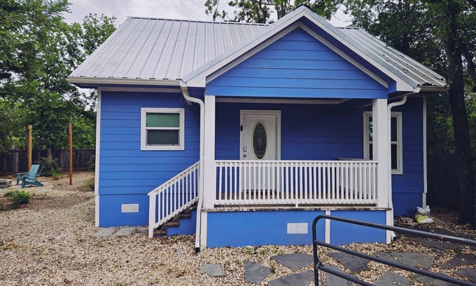 Somerville Cottage | 5 mins to Lake | Sleeps 7 | Boat Parking