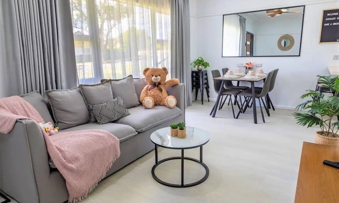 Mount Druitt Cottage | 5 mins walk to station, Entire Sydney House 悉尼整栋度假屋, 五分钟步行到火车站