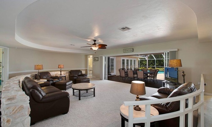 Marco Island House | 5 Minute Walk to Beach! Walk to Everything!