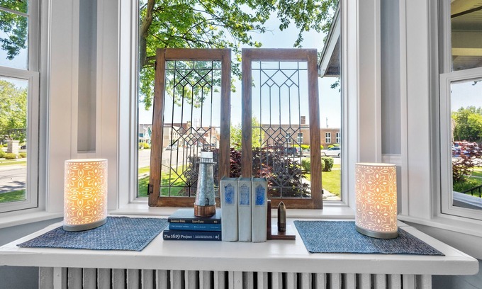 Port Clinton House | 5 minute walk to everything PC has to offer! Large families welcome! 4bd, 4 bath