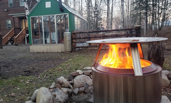 Wasilla House | 5 minute walk to Salmon Stream, centrally located for Alaskan Adventure!