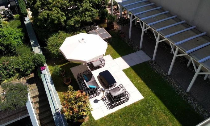 Dusseldorf Old Town Apartment | 5 Minuten von Kö, Altstadt und Rhein Kasamatten. Luxus Suite