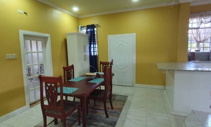 Georgetown Apartment | 5 Minutes Drive from the Guyana National Stadium 7 Min from a famous supermart