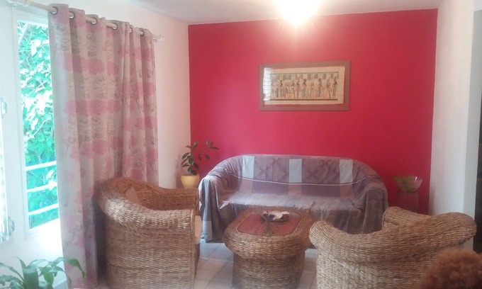 Les Abymes Apartment | 5 minutes from the airport for 1 or 2 nights max