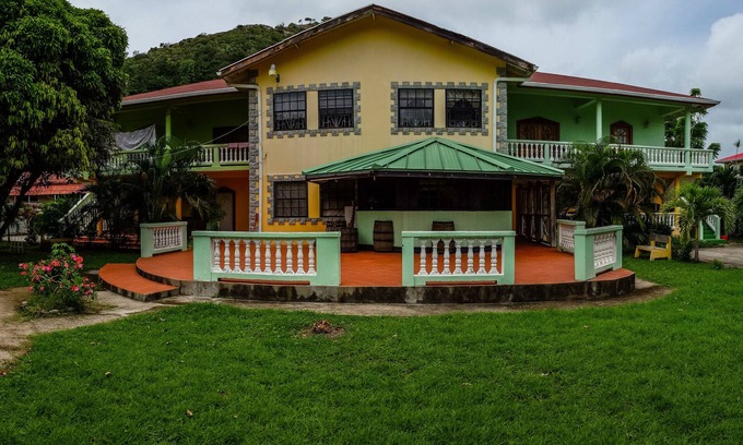 Vieux Fort Bed & Breakfast | 5 Minutes from the Airport Room for 2 with Dining on Site