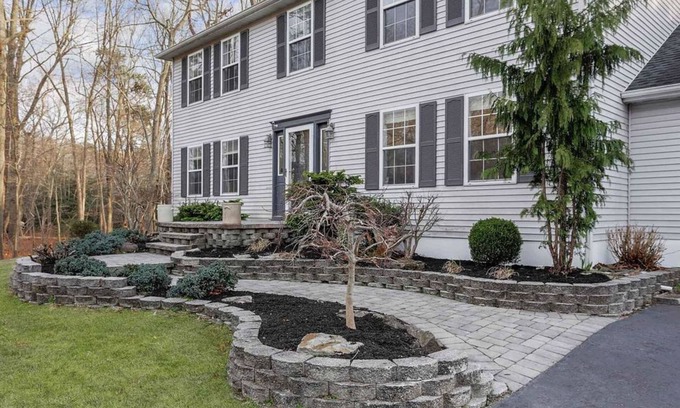 Jackson House | 5 Minutes from Six Flags 1 Hr from Philly and NYC, 25 minutes from the beach!