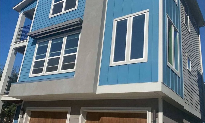 Parker Lane House | 5 minutes to downtown, 10 min to airport. Perfect for couple's retreat