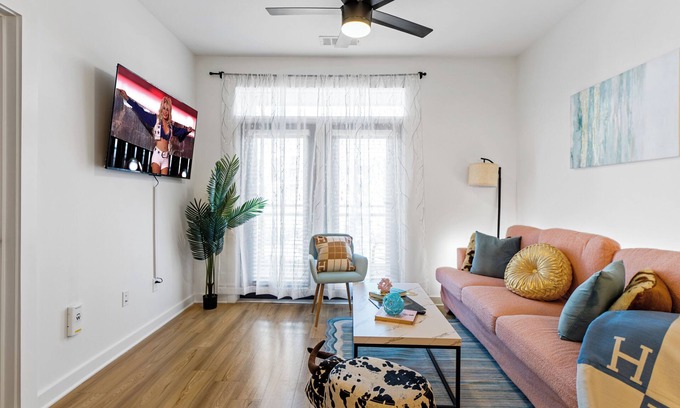 Bellevue Apartment | 5 Minutes to Lenox Mall: Sleeps 8