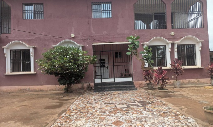 Serrekunda Apartment | 5 minutes to Senegambia! Kanyi's apartment