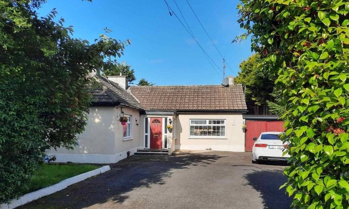 Bunmahon Cottage | 5 minutes to the beach - cosy cottage in the heart of the Copper Coast