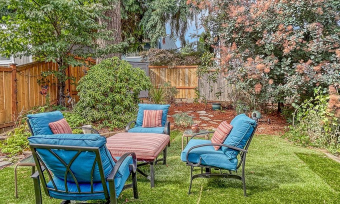 West Ridge House | 5 minutes to the Woodinville Wine district & Totem lake Village , 2 Queen Beds