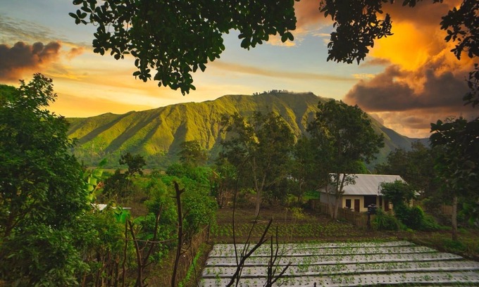 Kecamatan Sembalun Hotel | 5 minutes walk to the gate of the Rinjani Mount Trekking Centre in Sembalun.