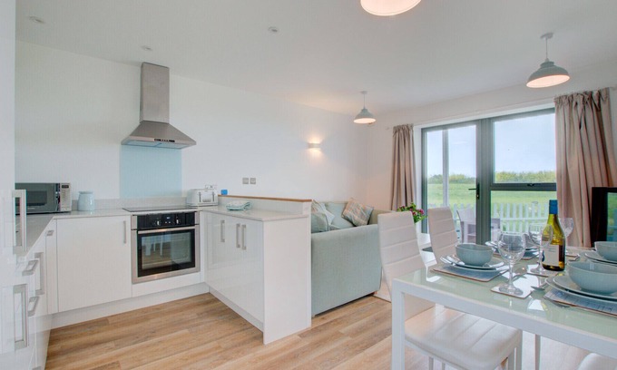 Bolberry House | 5 Ocean Reach - Two Bedroom House, Sleeps 4