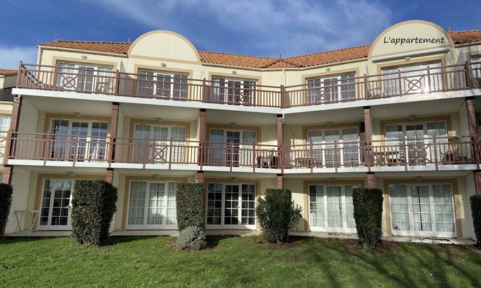 Talmont-Saint-Hilaire Apartment | 5-person apartment with lake view and 18-hole golf course not overlooked