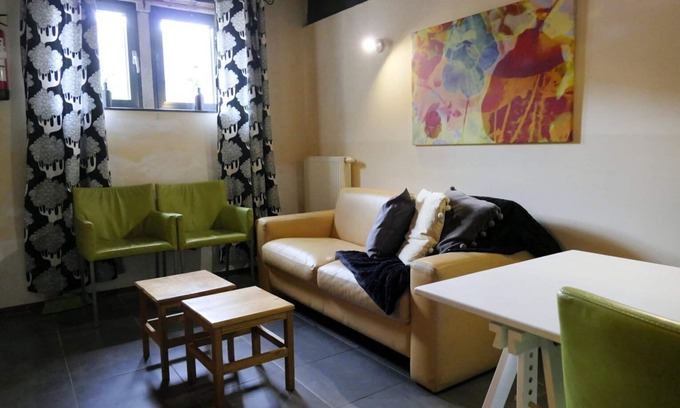 Richelle House | 5-person apartment at the old farm Cour D'Aix
